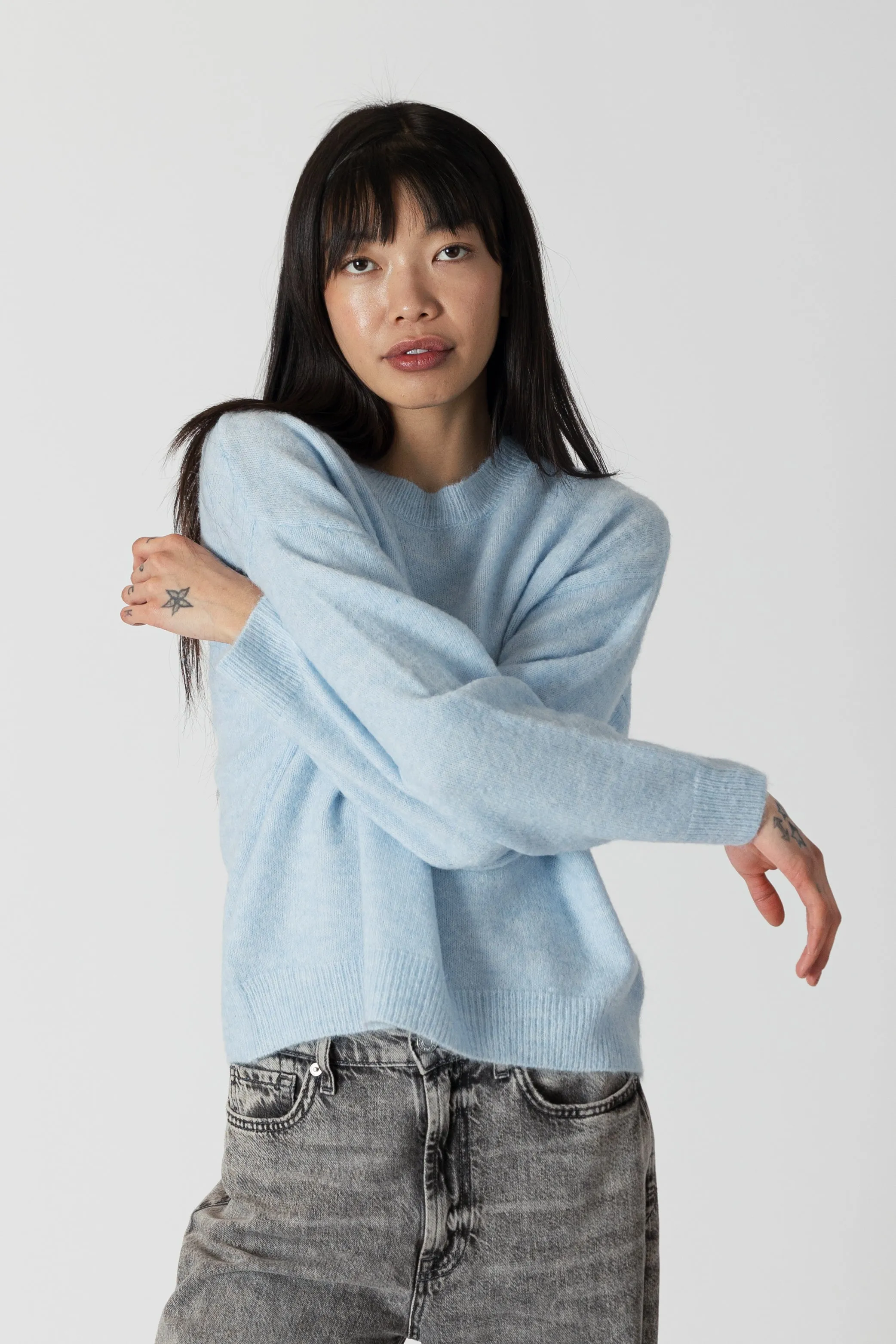 AVERY LIGHTWEIGHT CREWNECK