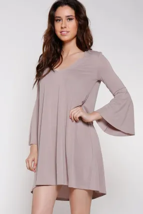 BELL SLEEVE DEEP V SHIFT DRESS