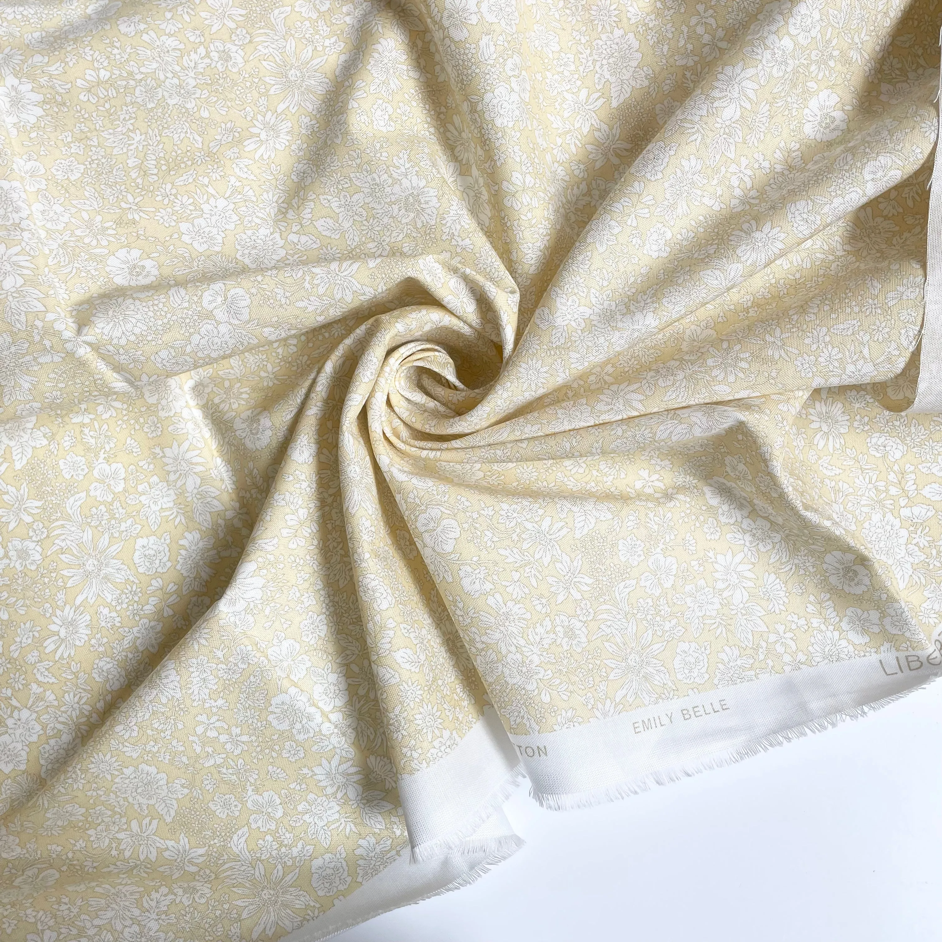 Liberty Fabrics by Riley Blake : Emily Belle Magnolia