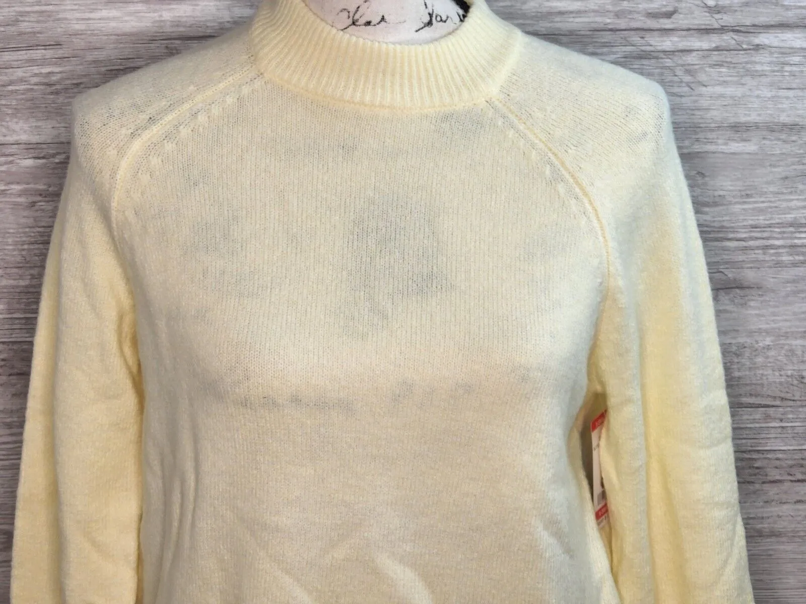 Vince Camuto Women's Yellow Long Sleeve Lightweight Mock Neck Sweater